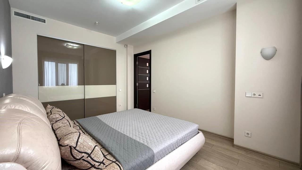 Bright House On 23 Serpnya Kharkov Luaran gambar