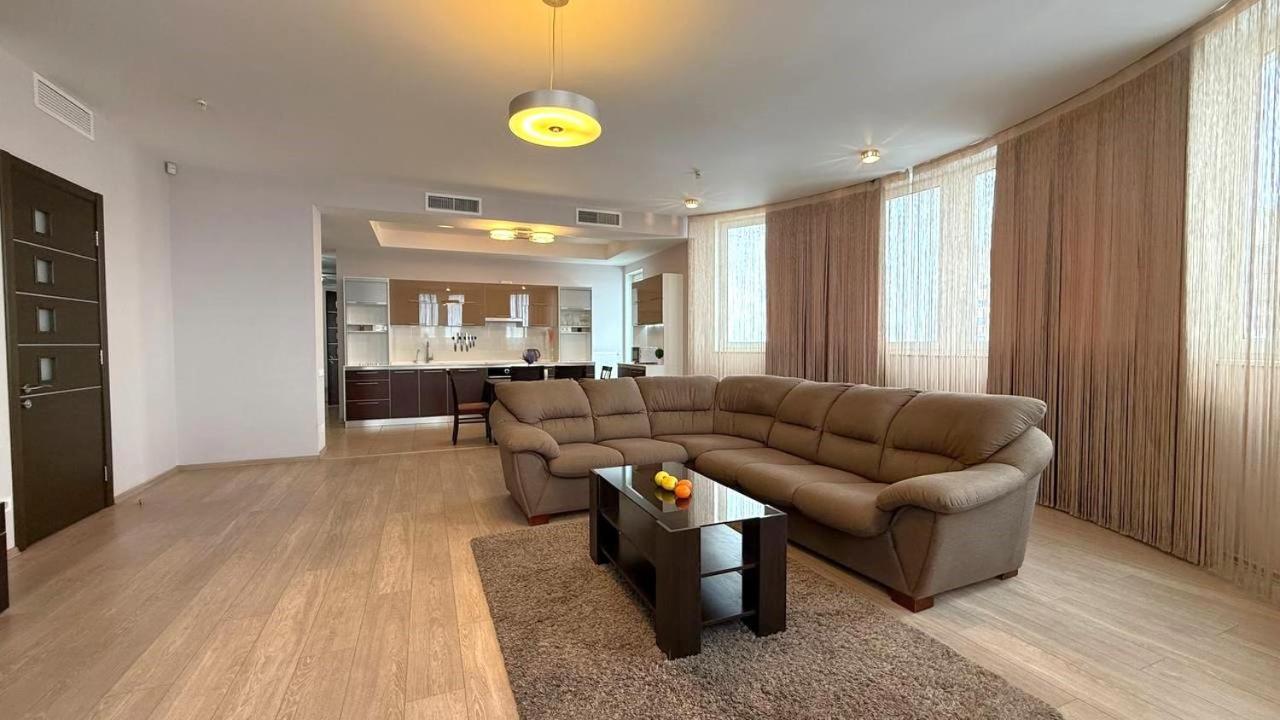 Bright House On 23 Serpnya Kharkov Luaran gambar