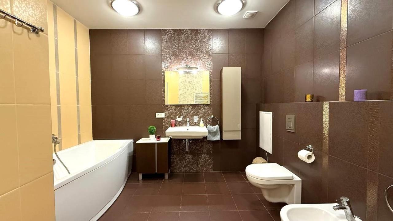 Bright House On 23 Serpnya Kharkov Luaran gambar